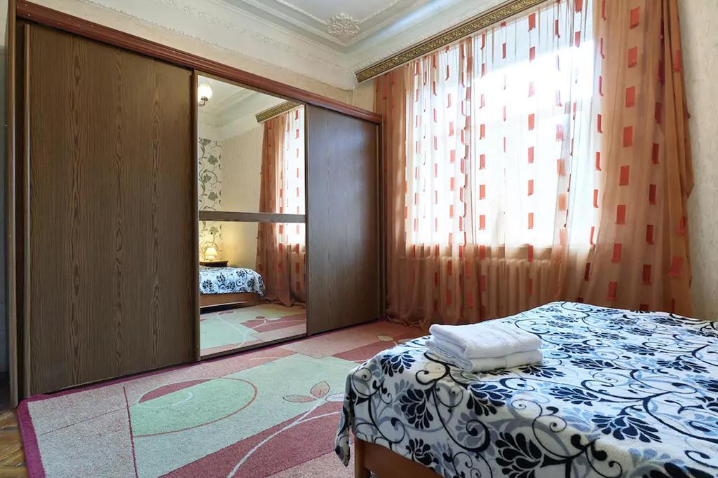Home Hotel Apartments On Lva Tolstogo Kiev Exterior foto